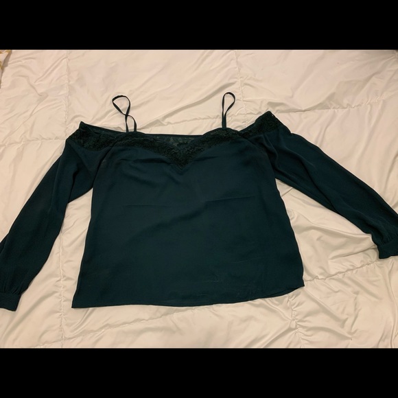 Lace off the shoulder top with straps - Picture 3 of 3